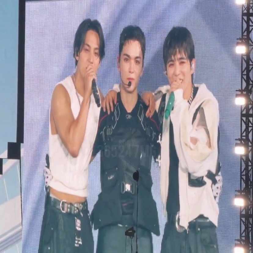 Behind-the-scenes cut of Vernon (SEVENTEEN)