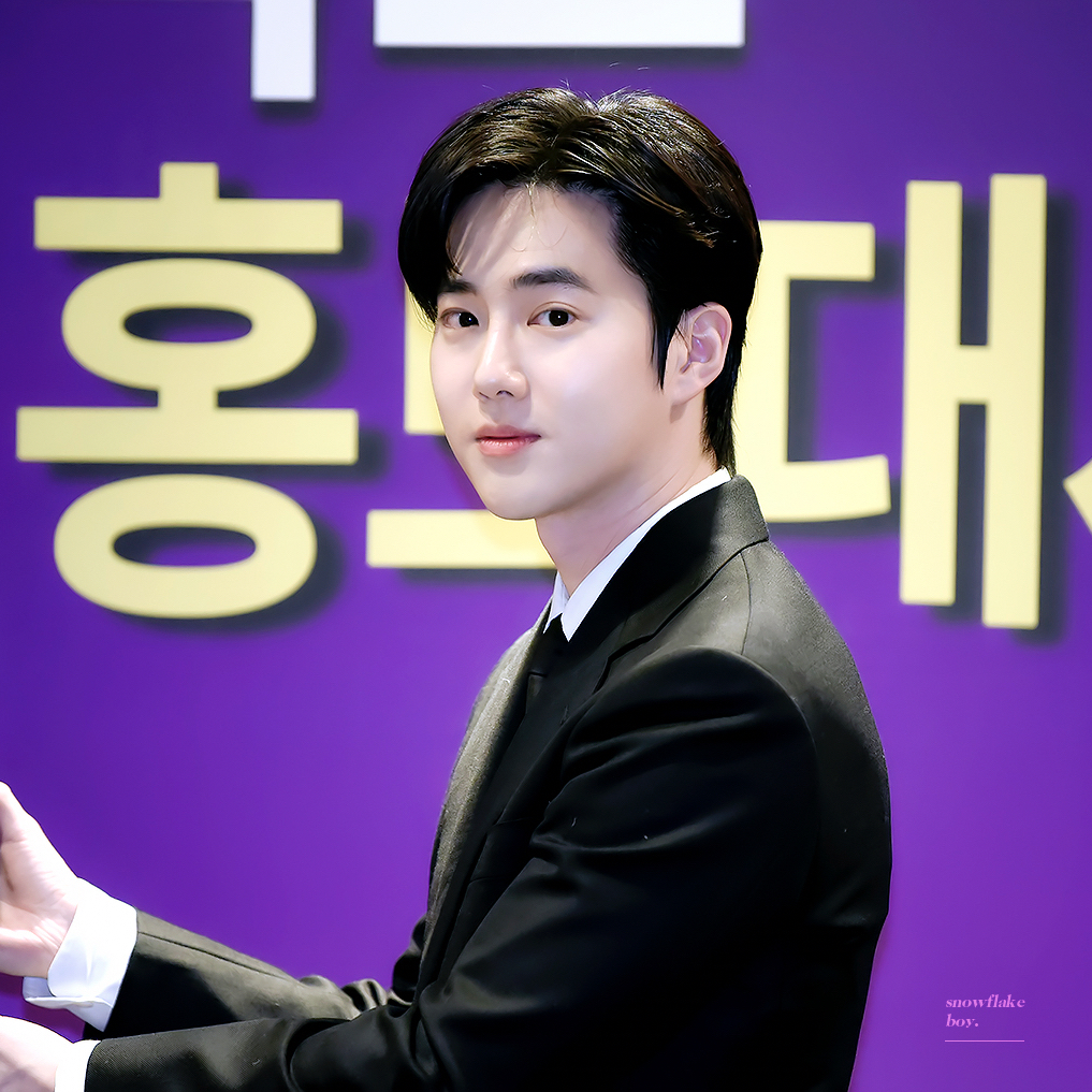 A moment captured by Suho (EXO)'s fan