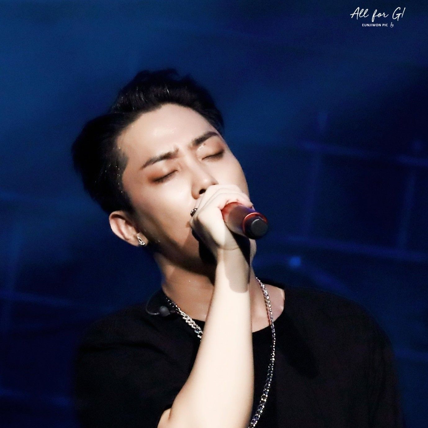 Behind-the-scenes cut of Eun Jiwon (SECHSKIES)