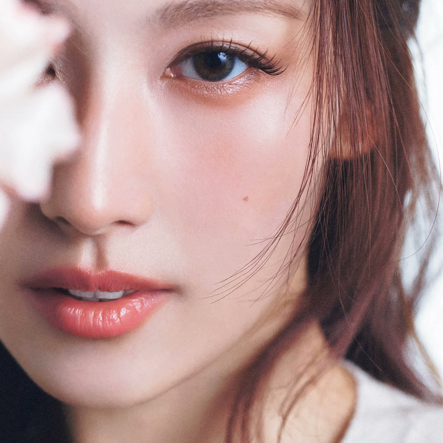 Potret di balik layar Sana (TWICE)