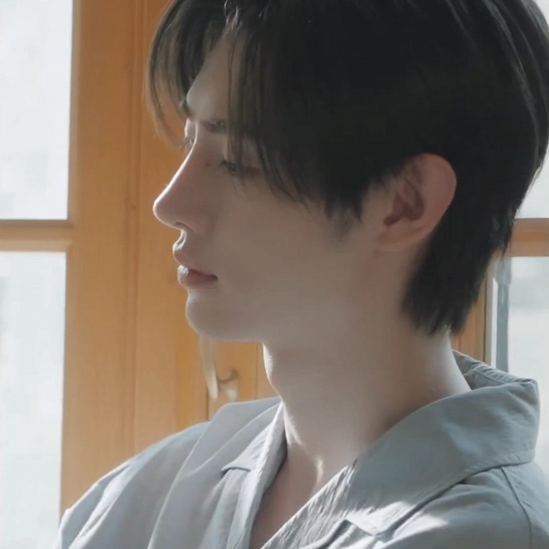 Behind-the-scenes cut of Sunghoon (ENHYPEN)