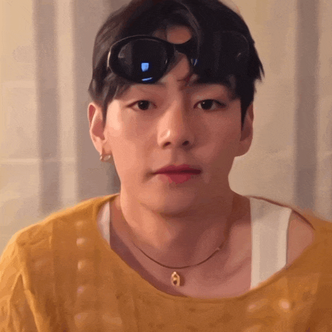 Behind-the-scenes cut of V (BTS)