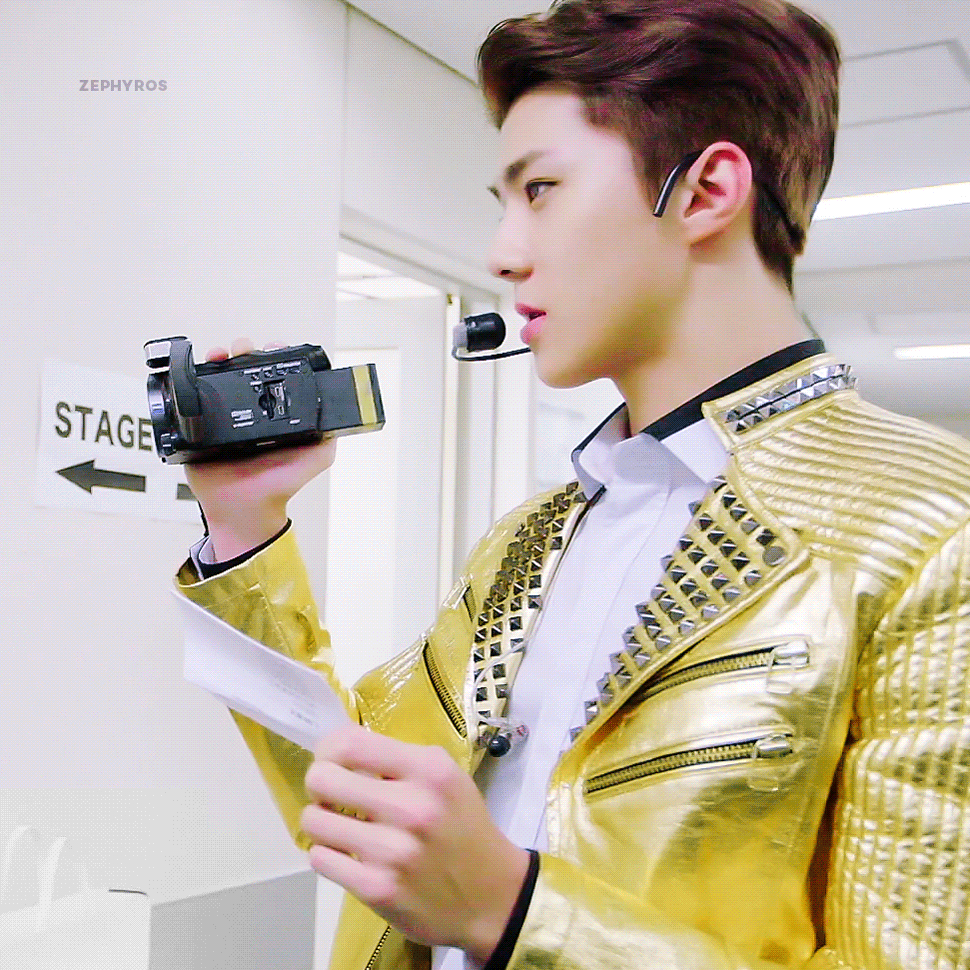A moment captured by Sehun (EXO)'s fan