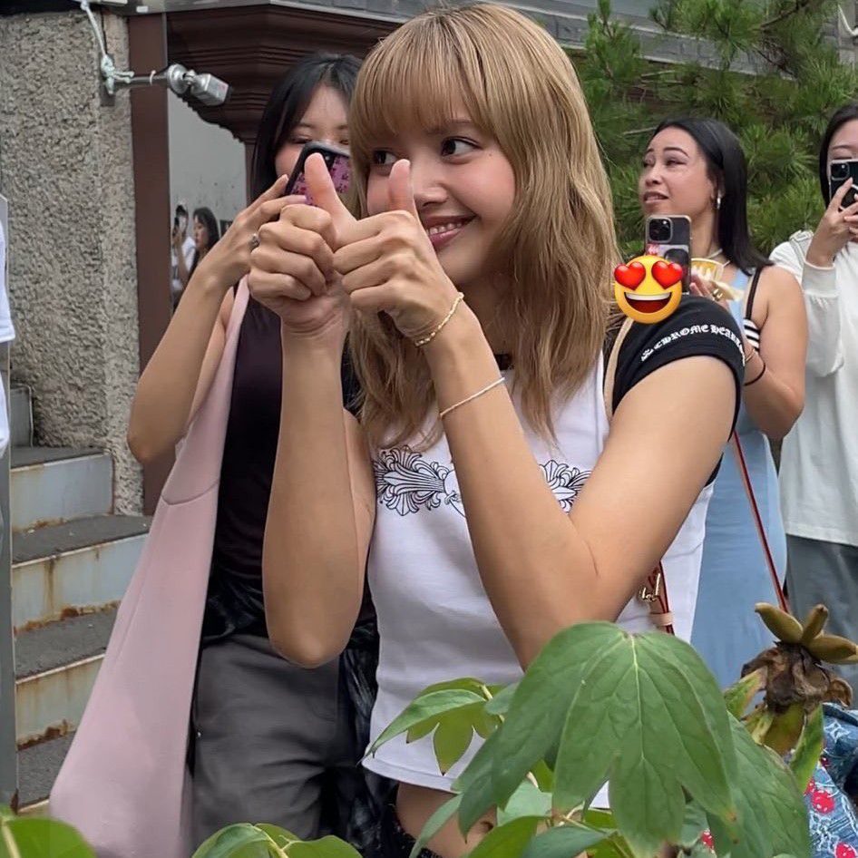 Lisa (BLACKPINK)的幕後花絮