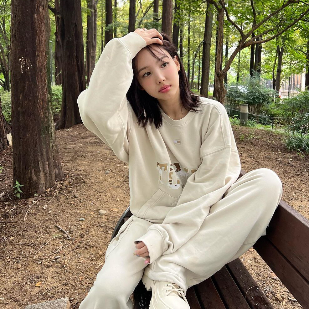 Latest photo of Nayeon (TWICE)