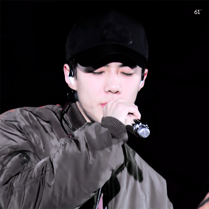 Behind-the-scenes cut of Sehun (EXO)