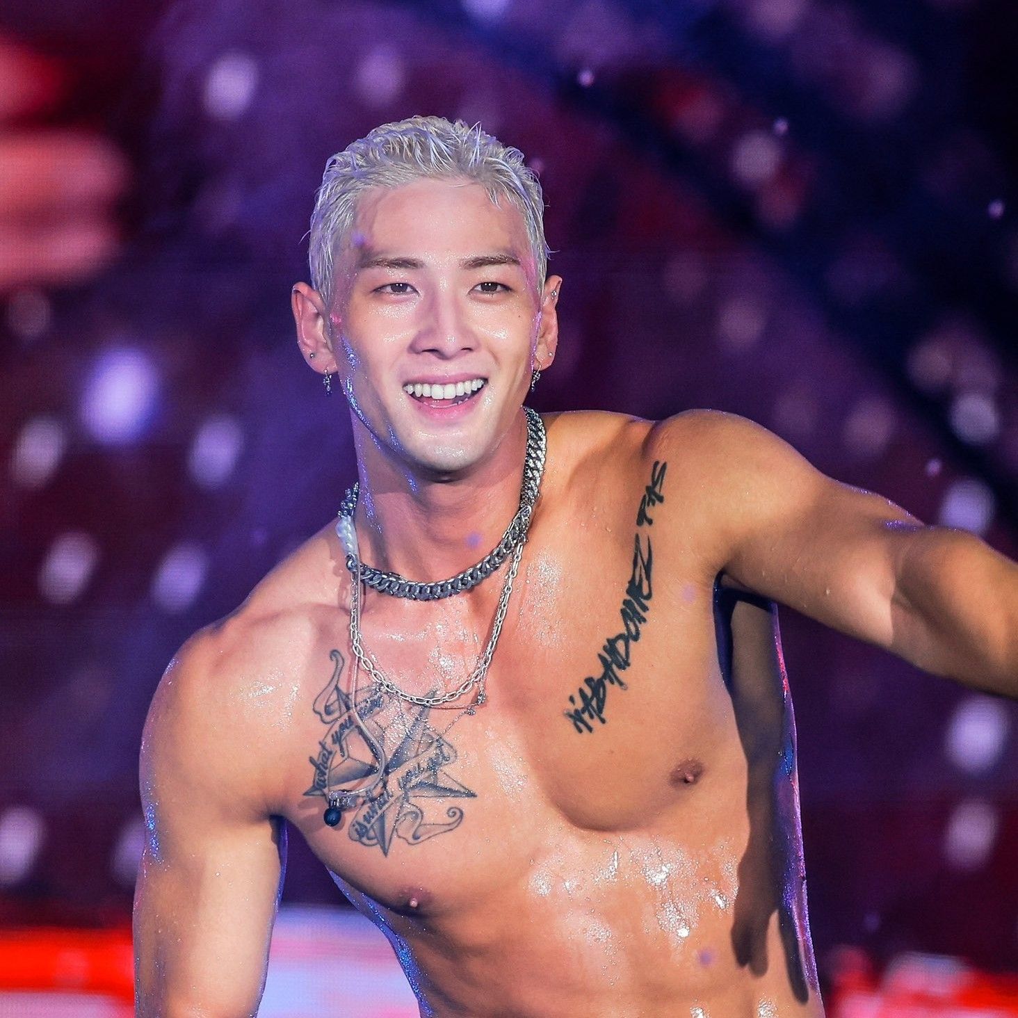 Behind-the-scenes cut of Baekho