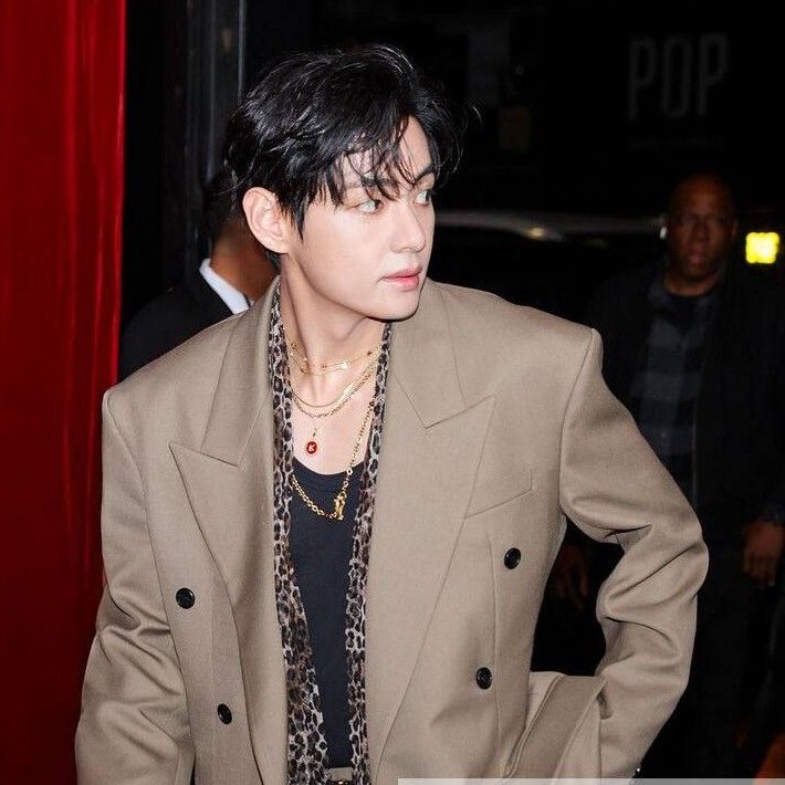 뷔 (방탄소년단)의 비하인드 컷