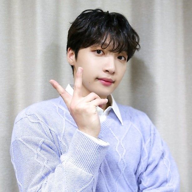 A moment captured by Jeong Sewoon's fan