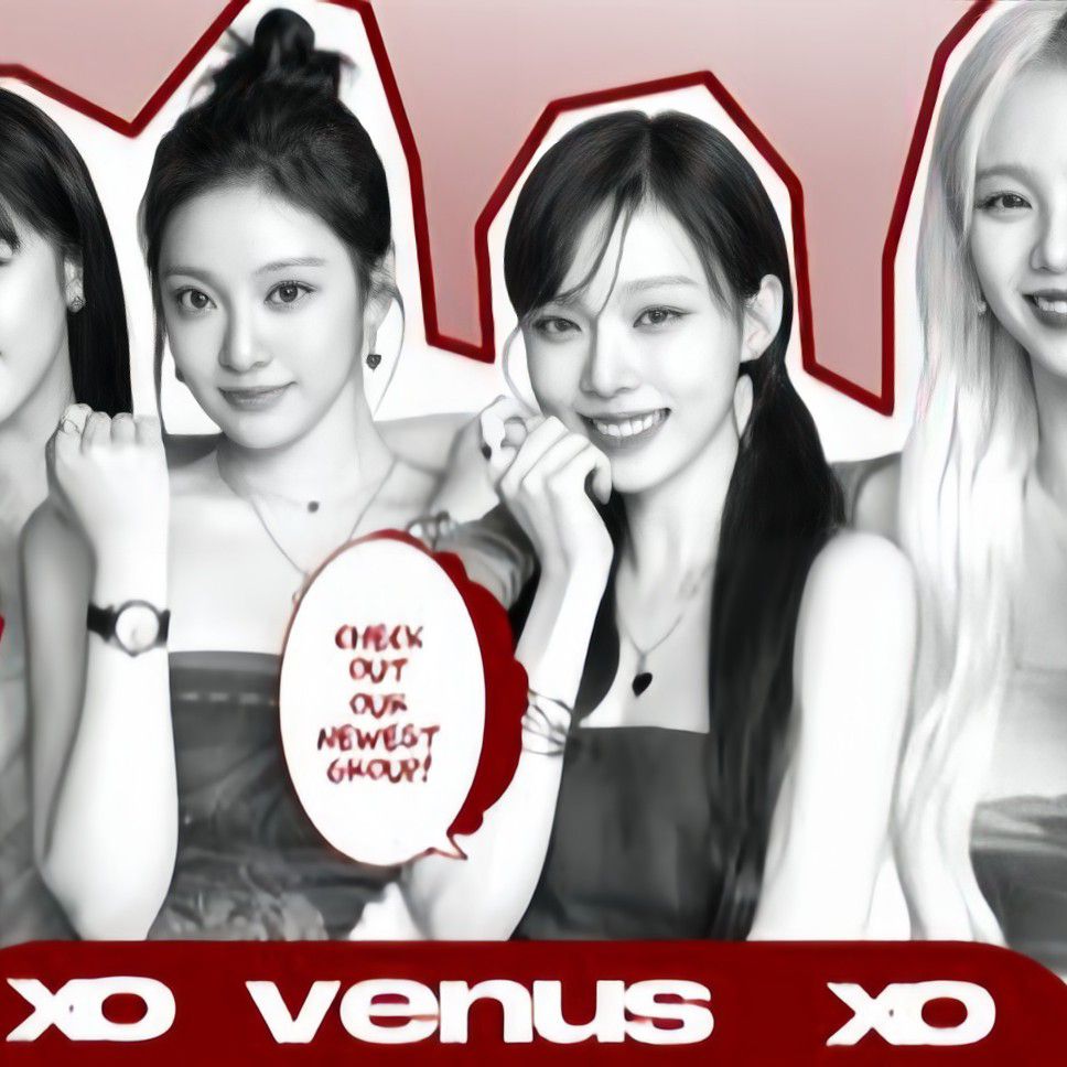 A moment captured by Hello Venus's fan