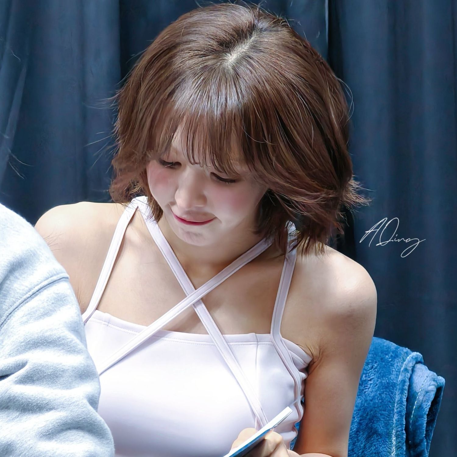 Behind-the-scenes cut of Wendy (Red Velvet)