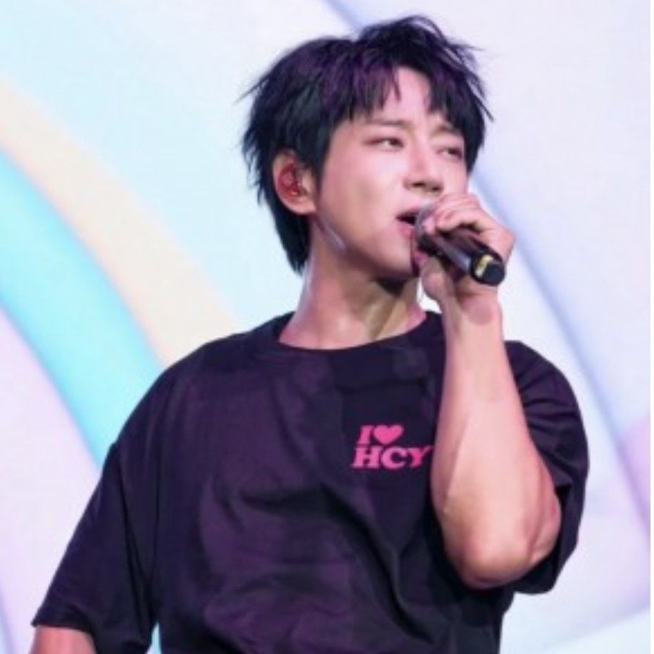 Behind-the-scenes cut of Hwang Chiyeol