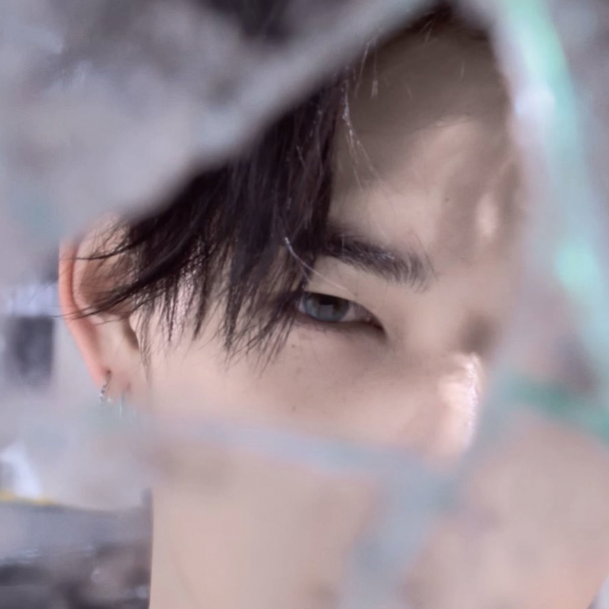 Behind-the-scenes cut of NI-KI (ENHYPEN)