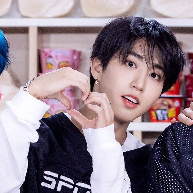 Behind-the-scenes cut of HAN (Stray Kids)