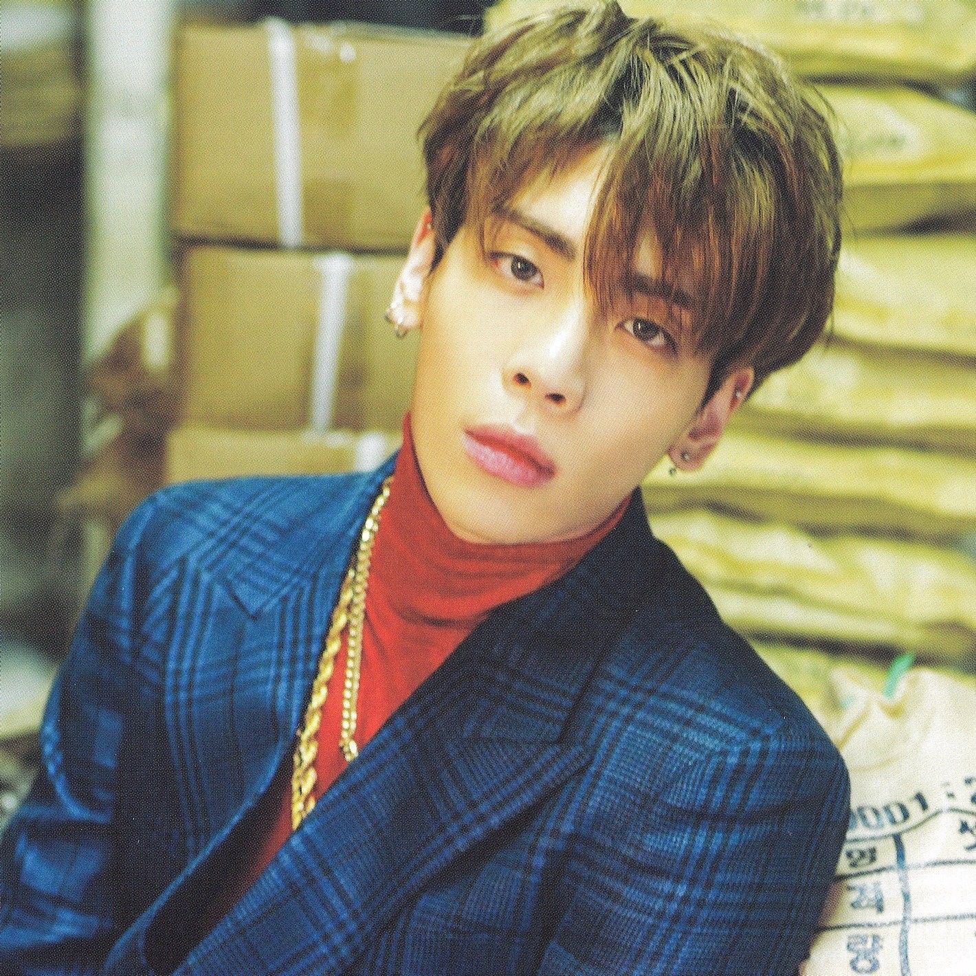 A moment captured by Jonghyun (SHINee)'s fan