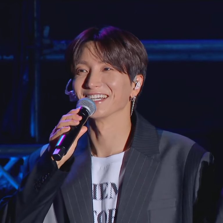 A moment captured by Leeteuk (Super Junior)'s fan