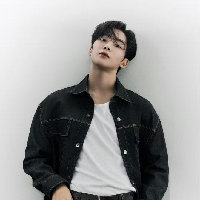 Behind-the-scenes cut of Rowoon
