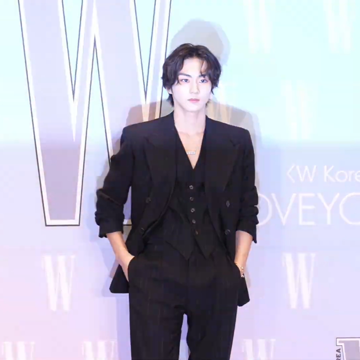 Behind-the-scenes cut of Jungwon (ENHYPEN)