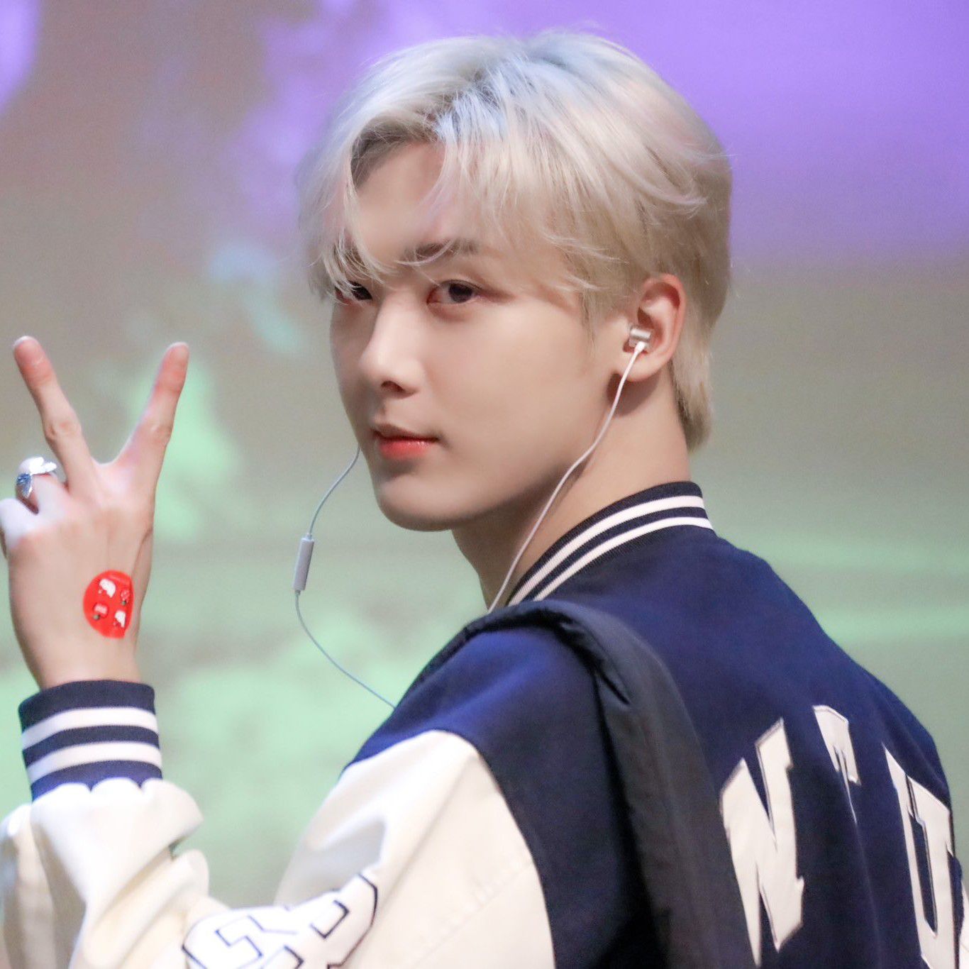 아스트로의 비하인드 컷