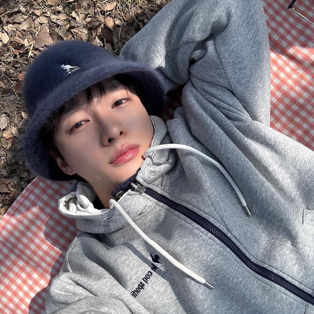 A moment captured by Yoon Jisung's fan