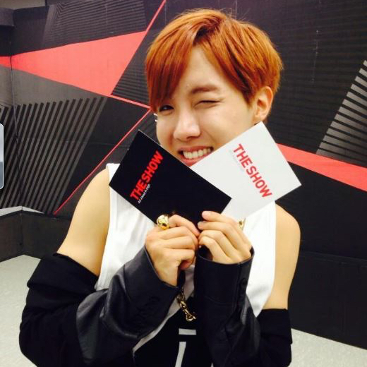 제이홉 (방탄소년단)의 최신 사진
