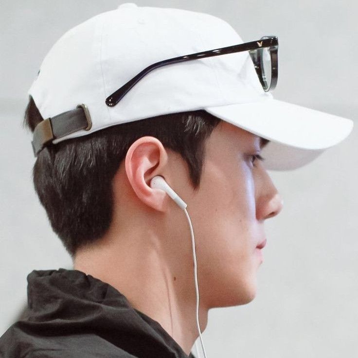 A moment captured by Sehun (EXO)'s fan