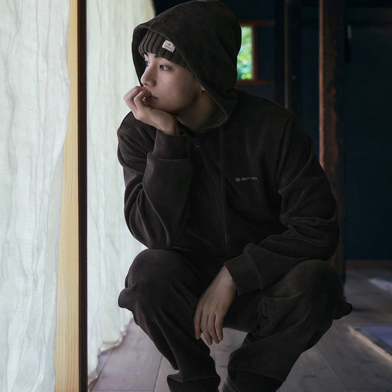 뷔 (방탄소년단)의 최신 사진