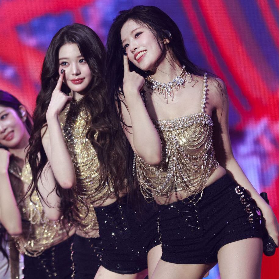 Behind-the-scenes cut of Jang Wonyoung (IVE)