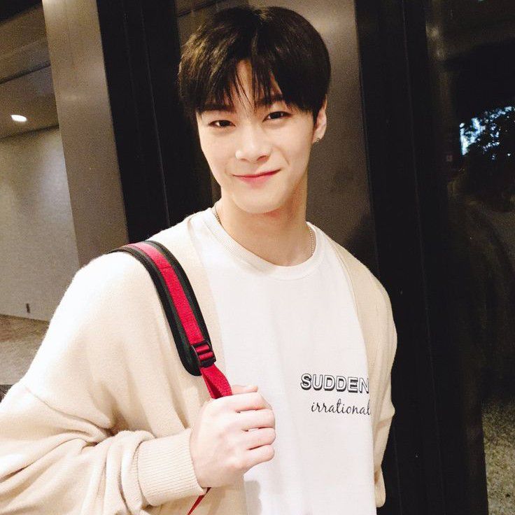 A moment captured by Moonbin (ASTRO)'s fan
