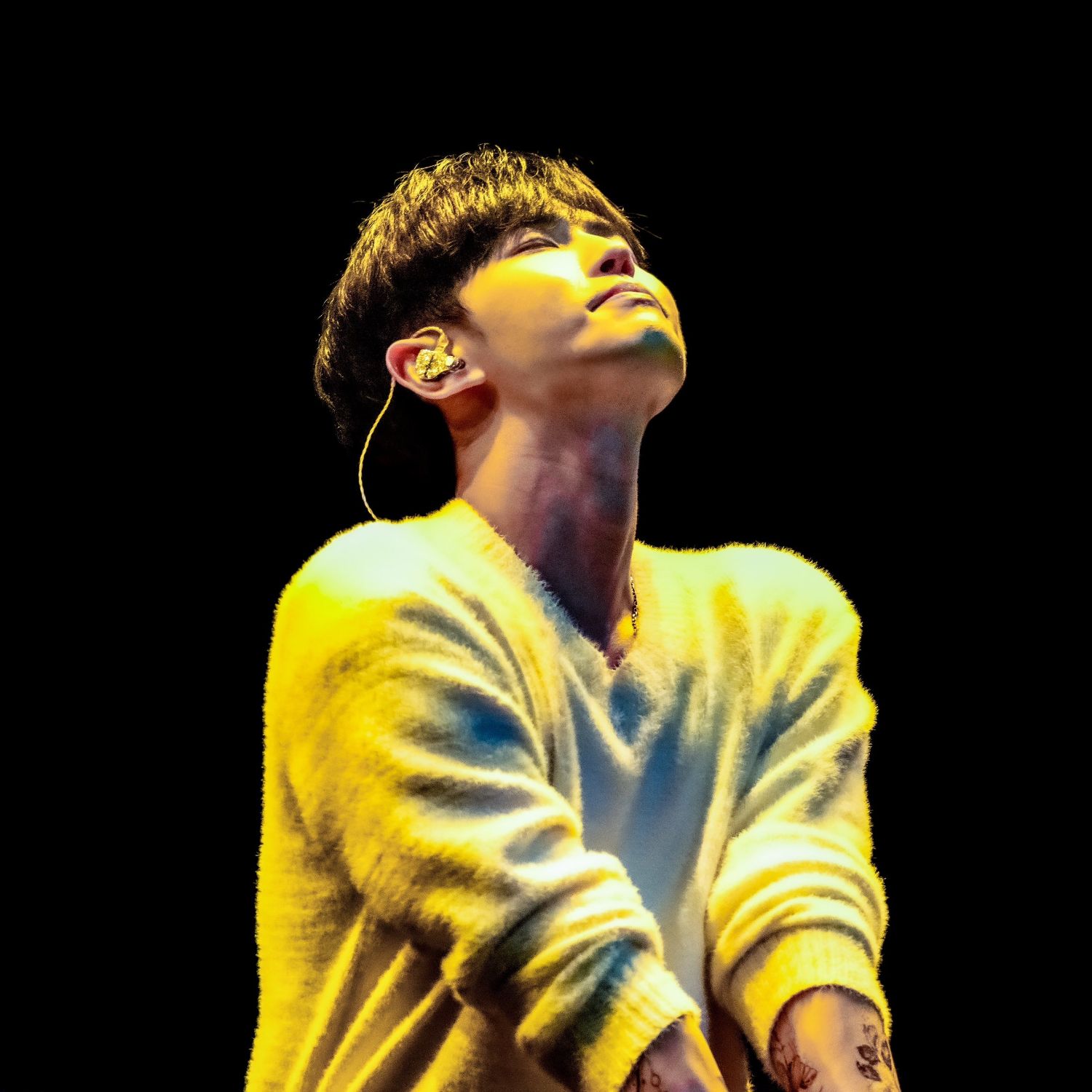 Behind-the-scenes cut of Kim Jaehwan