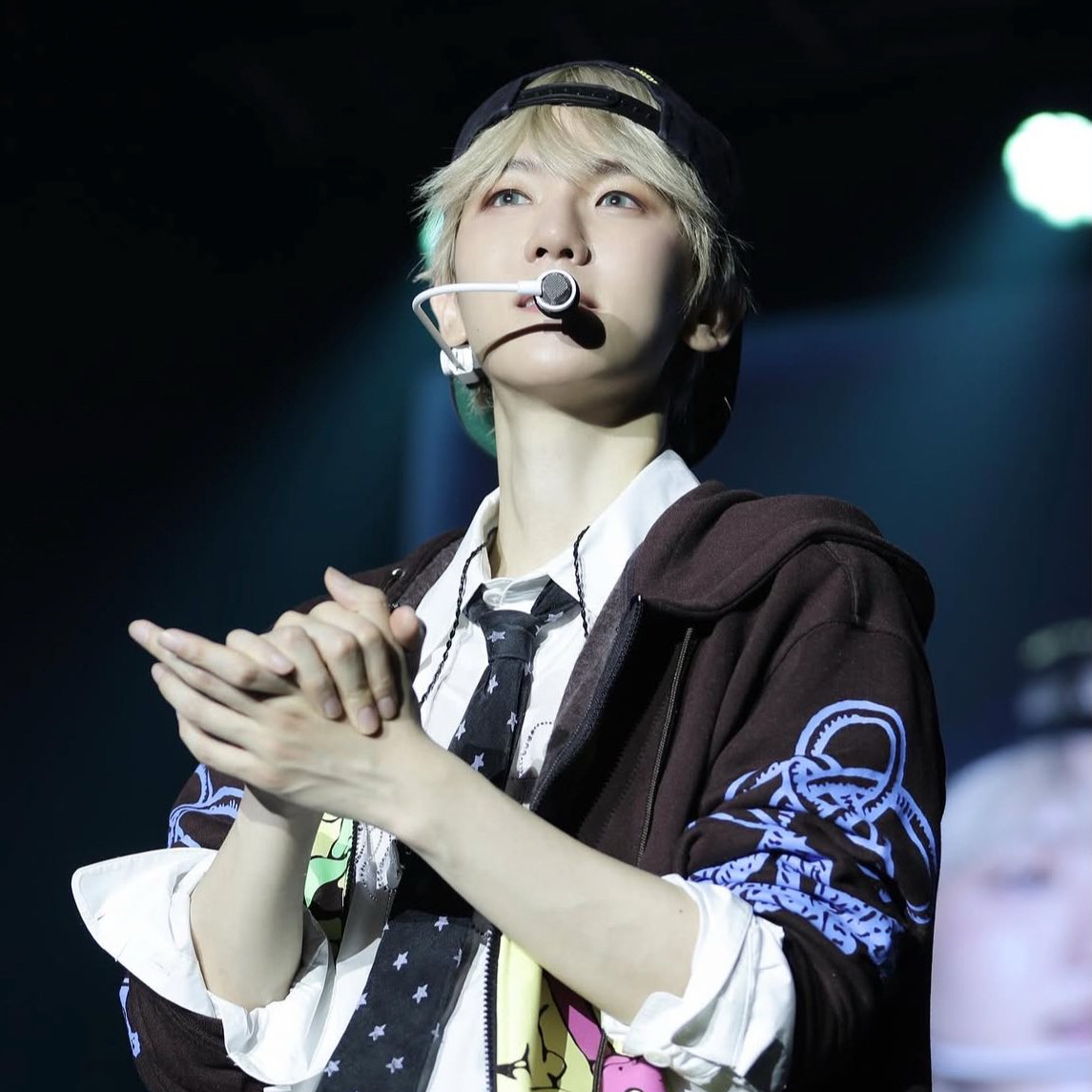 伯賢 (EXO)粉絲拍下的瞬間