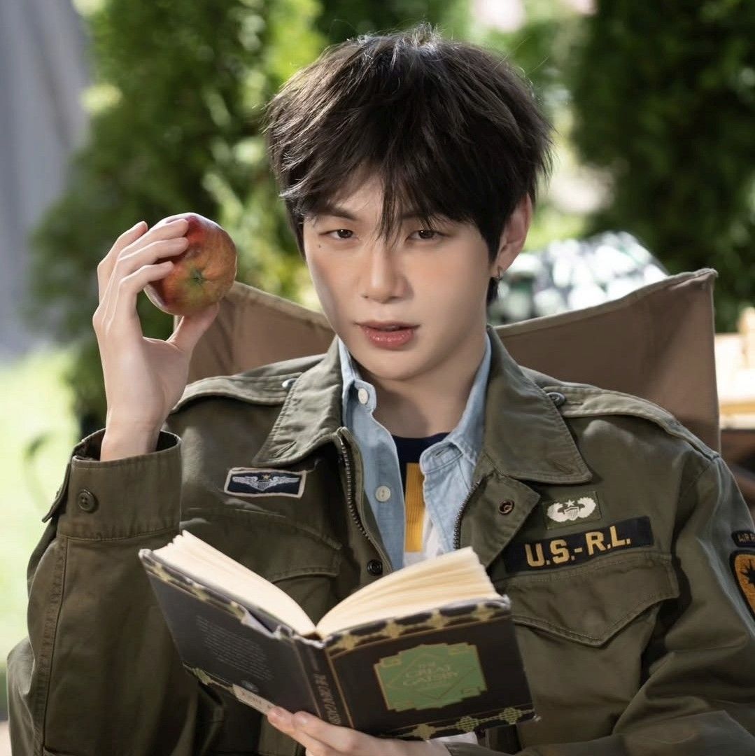 강다니엘의 비하인드 컷