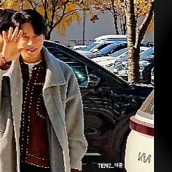 A moment captured by Hwang Chiyeol's fan