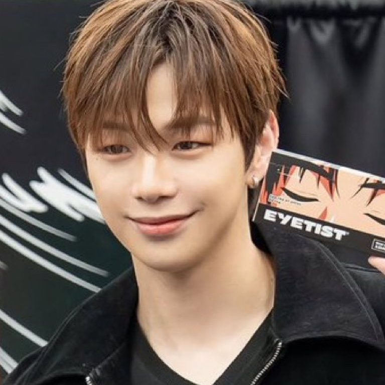 강다니엘의 최신 사진