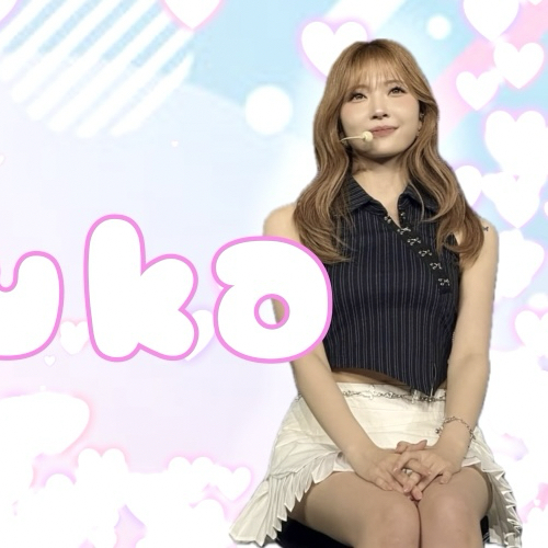 Latest photo of Mayuka (NiziU)