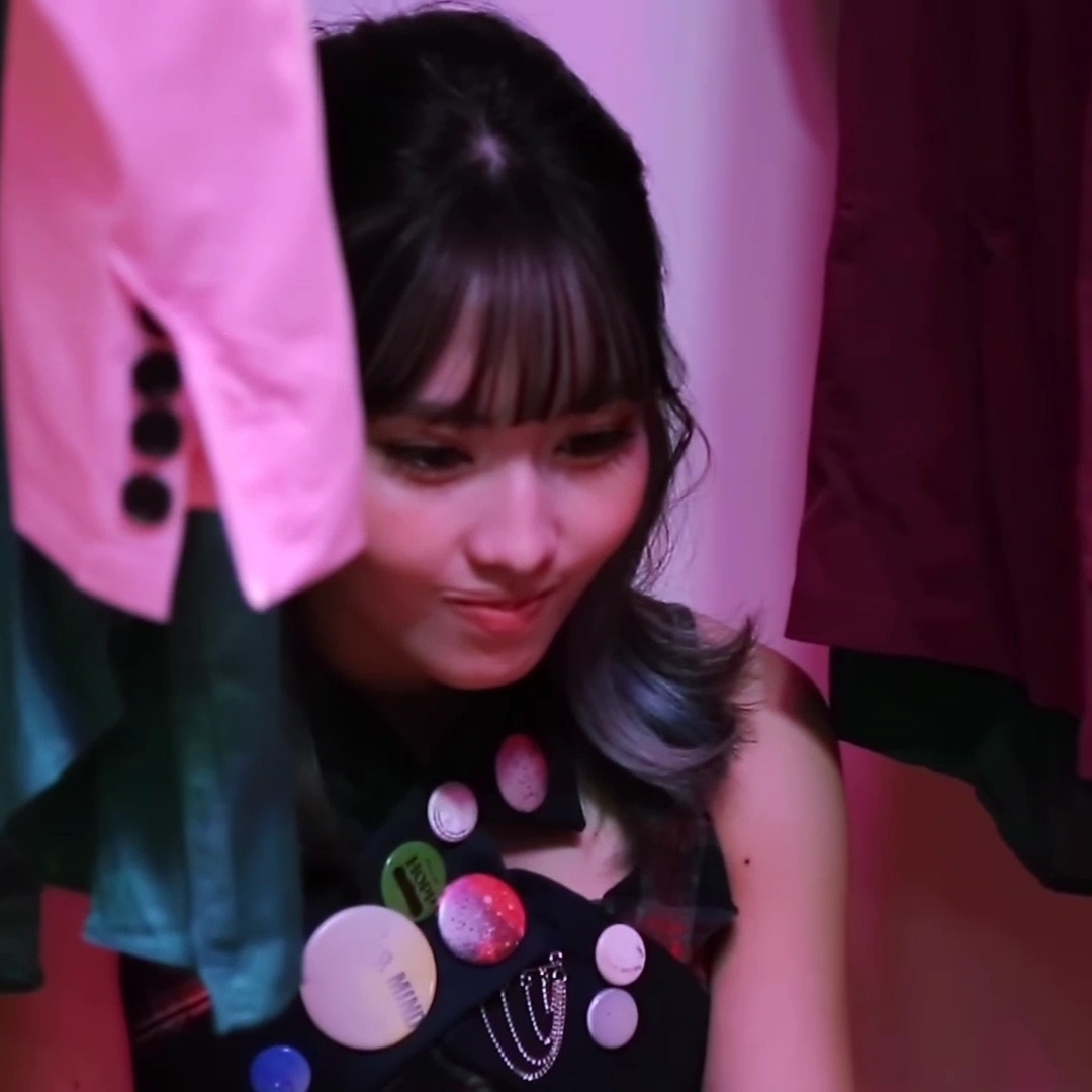 모모 (TWICE)의 최신 사진