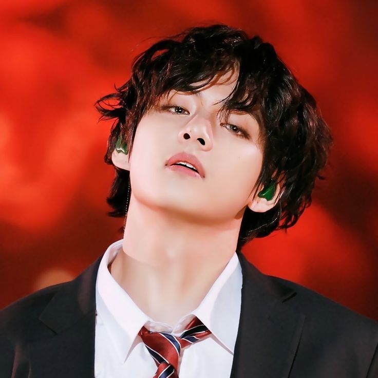 Latest photo of V (BTS)