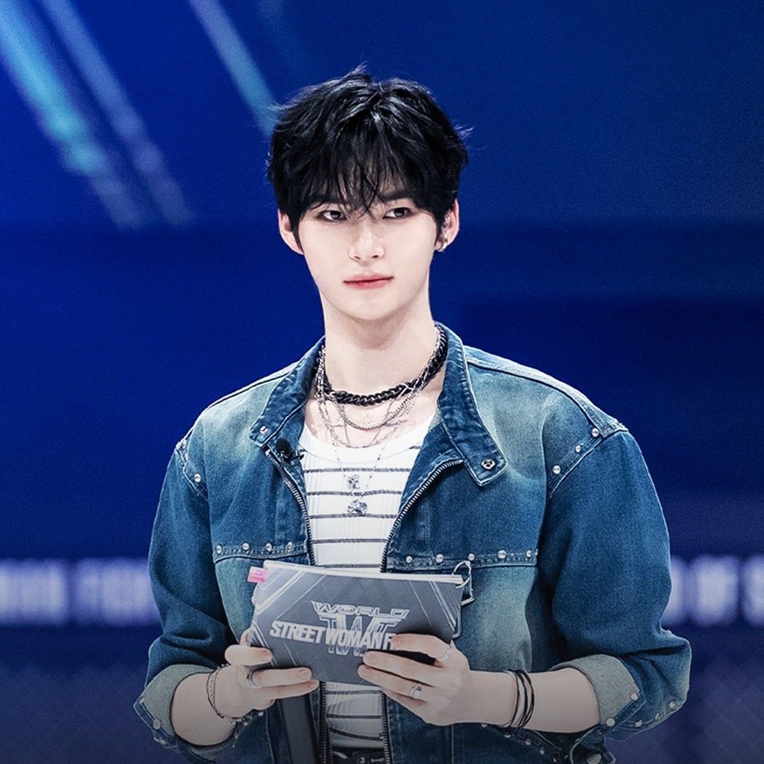 Latest photo of Sung Hanbin (ZEROBASEONE)