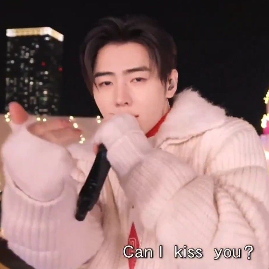 A moment captured by Sunghoon (ENHYPEN)'s fan