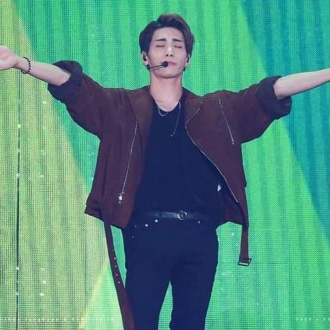 Latest photo of Jonghyun (SHINee)