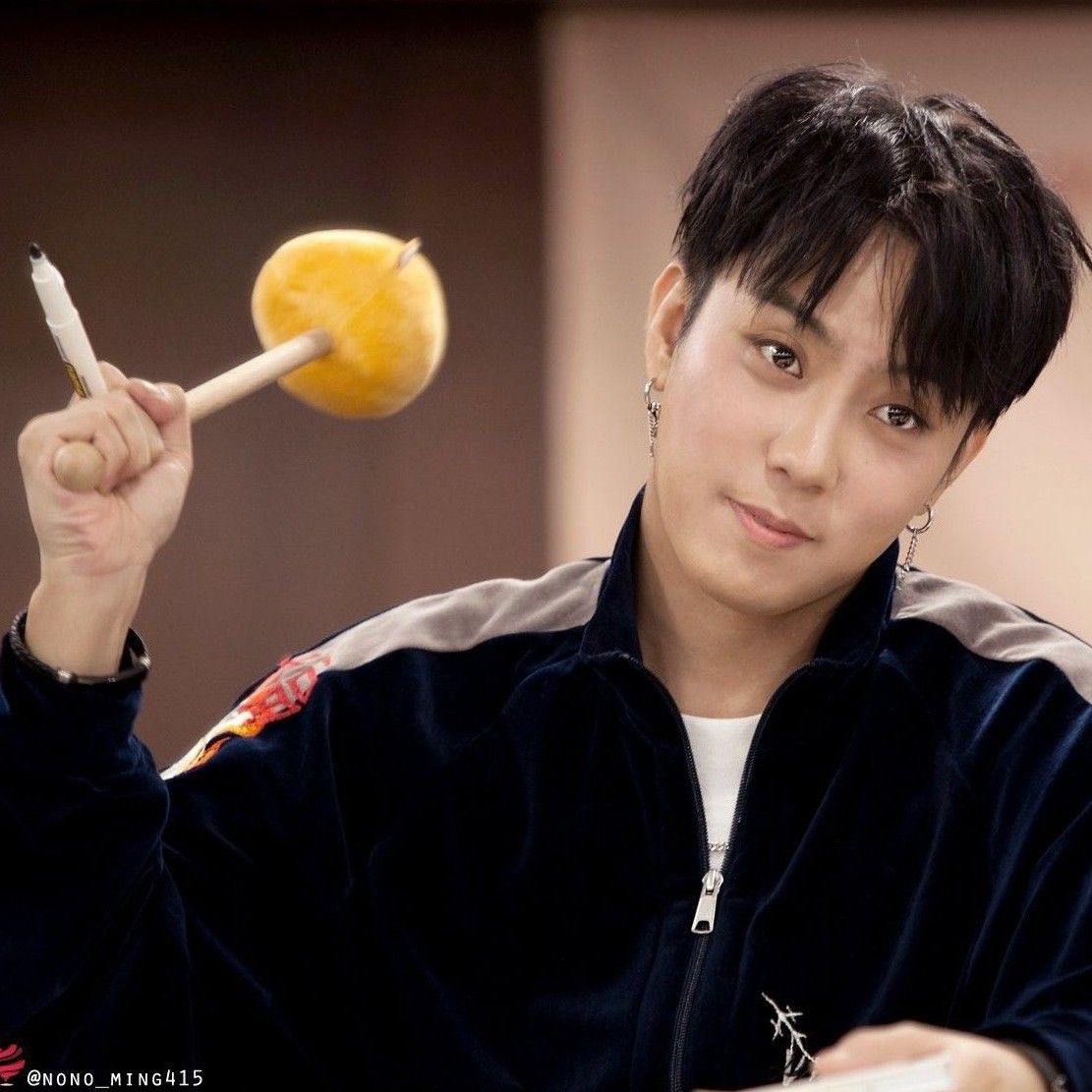 Behind-the-scenes cut of Eun Jiwon (SECHSKIES)