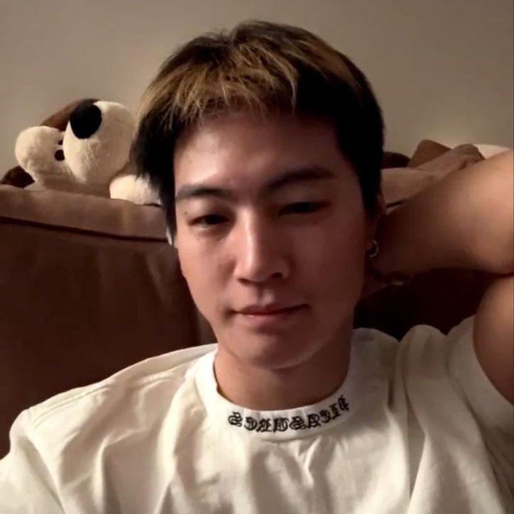 Latest photo of JAY B (GOT7)