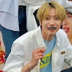 Behind-the-scenes cut of UNB