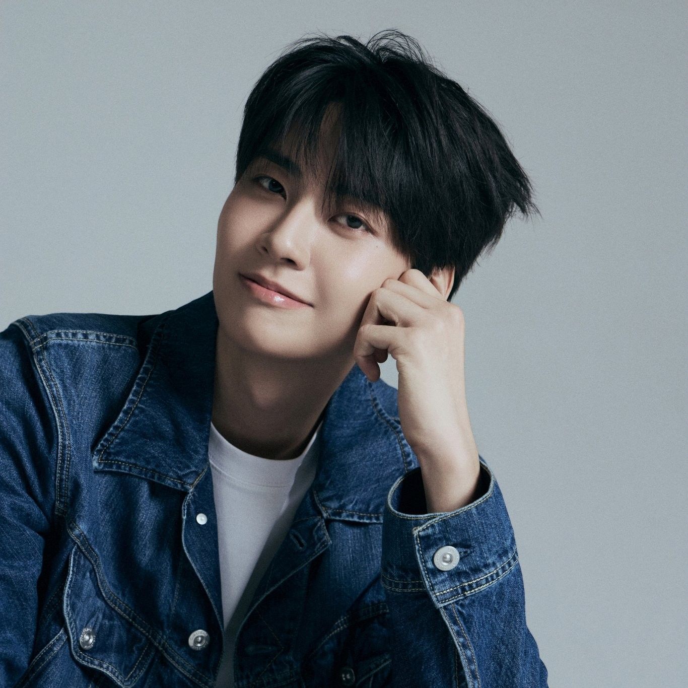 Behind-the-scenes cut of Lee Jinhyuk