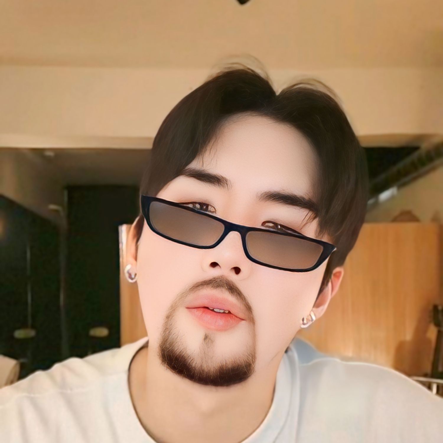 Latest photo of Wow (A.C.E)