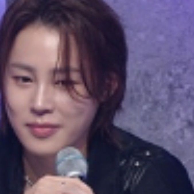 A moment captured by Ha Sungwoon's fan