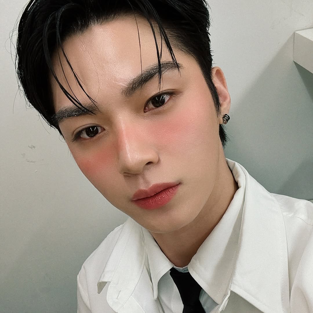 Behind-the-scenes cut of HANGYEOM (OMEGA X)