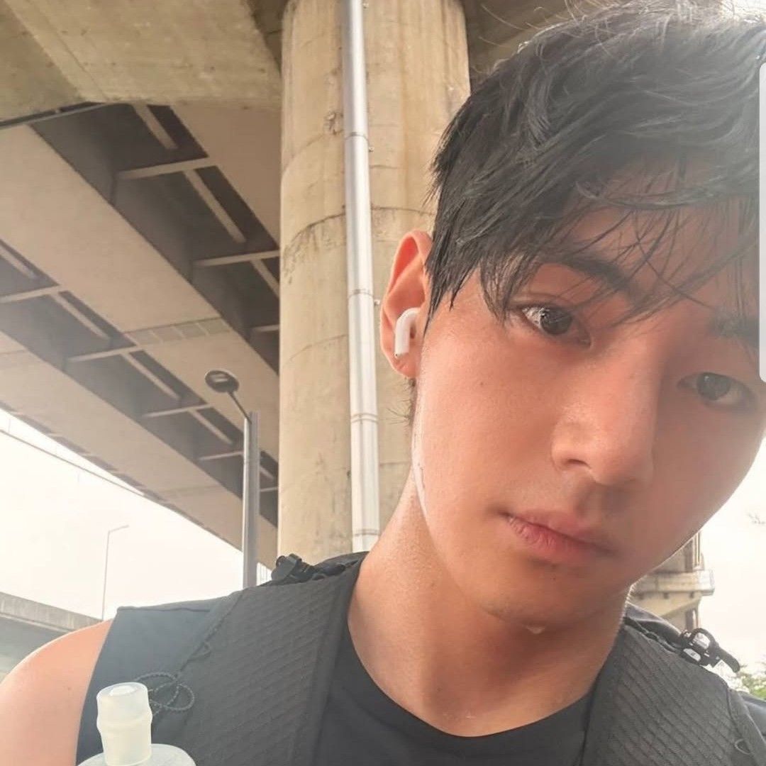 뷔 (방탄소년단) 최근 활동샷