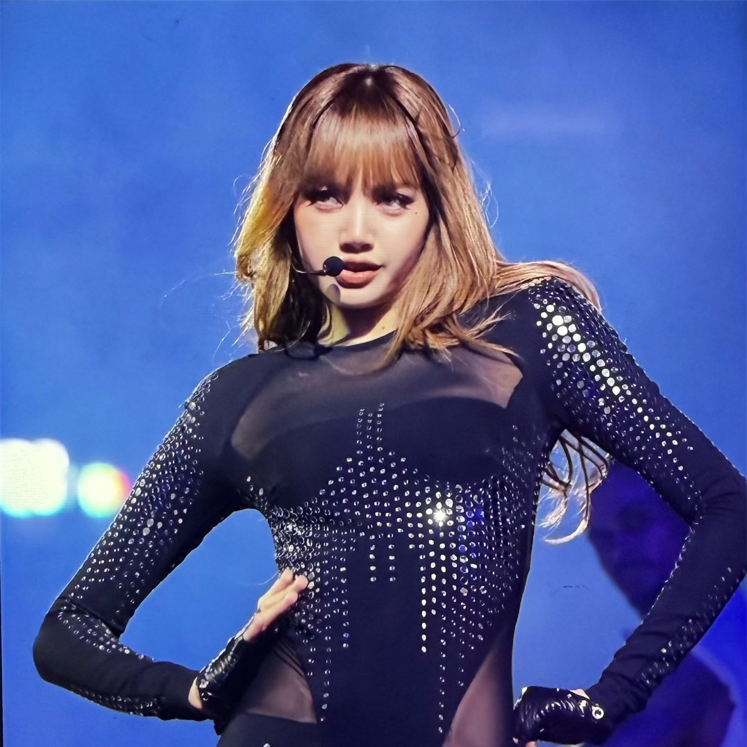 Lisa (BLACKPINK)的最新照片
