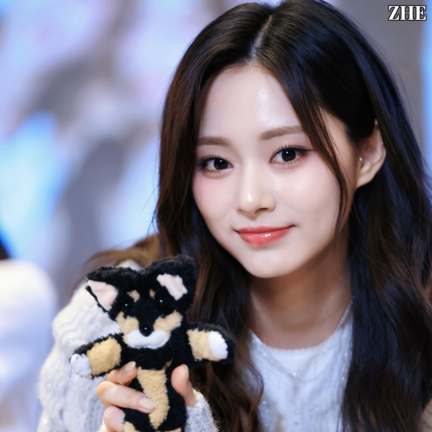Foto aktivitas terbaru Tzuyu (TWICE)